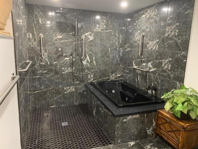 Beautifully Renovated Summer Of 2020 Come And Enjoy This Lovely Unit Key West Exterior photo