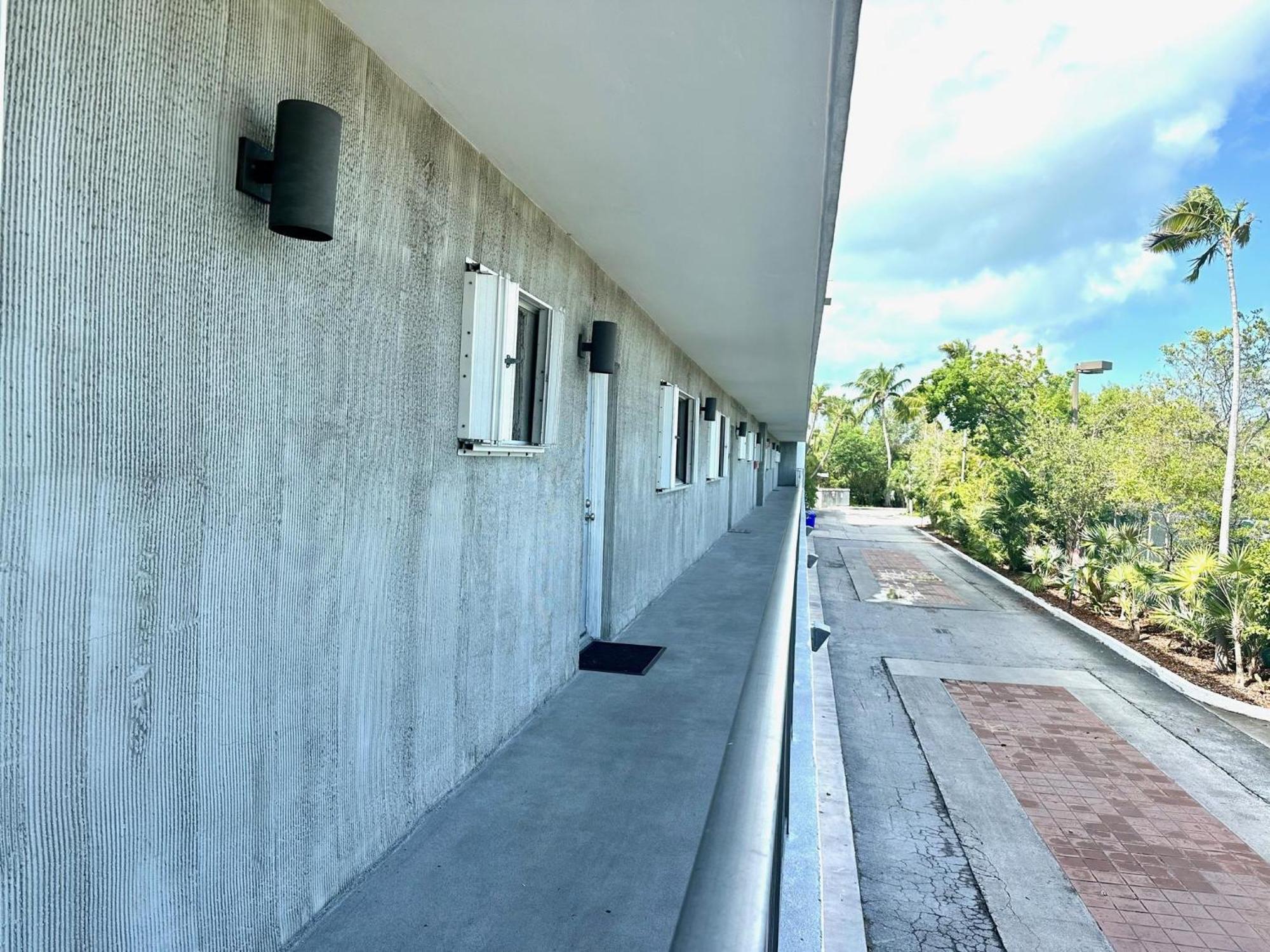 Beautifully Renovated Summer Of 2020 Come And Enjoy This Lovely Unit Key West Exterior photo